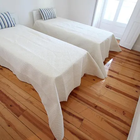 Appartement Duplex Avec Terrasse Vue Sur Castelo Sao Jorge *