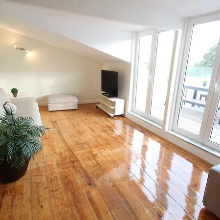 Duplex Avec Terrasse Vue Sur Castelo Sao Jorge Апартаменты *