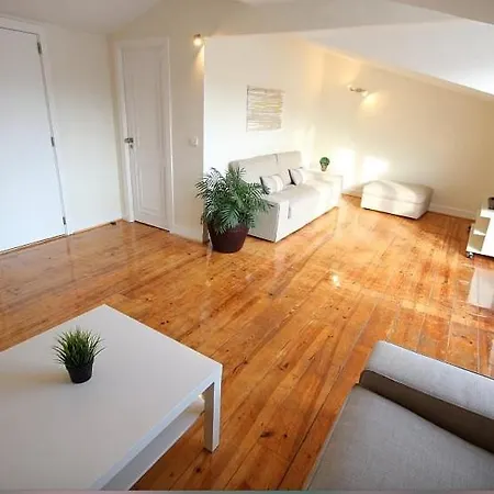 Duplex Avec Terrasse Vue Sur Castelo Sao Jorge * Lissabon