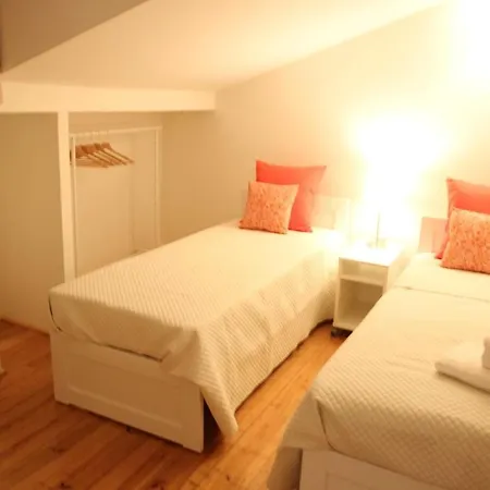 Duplex Avec Terrasse Vue Sur Castelo Sao Jorge